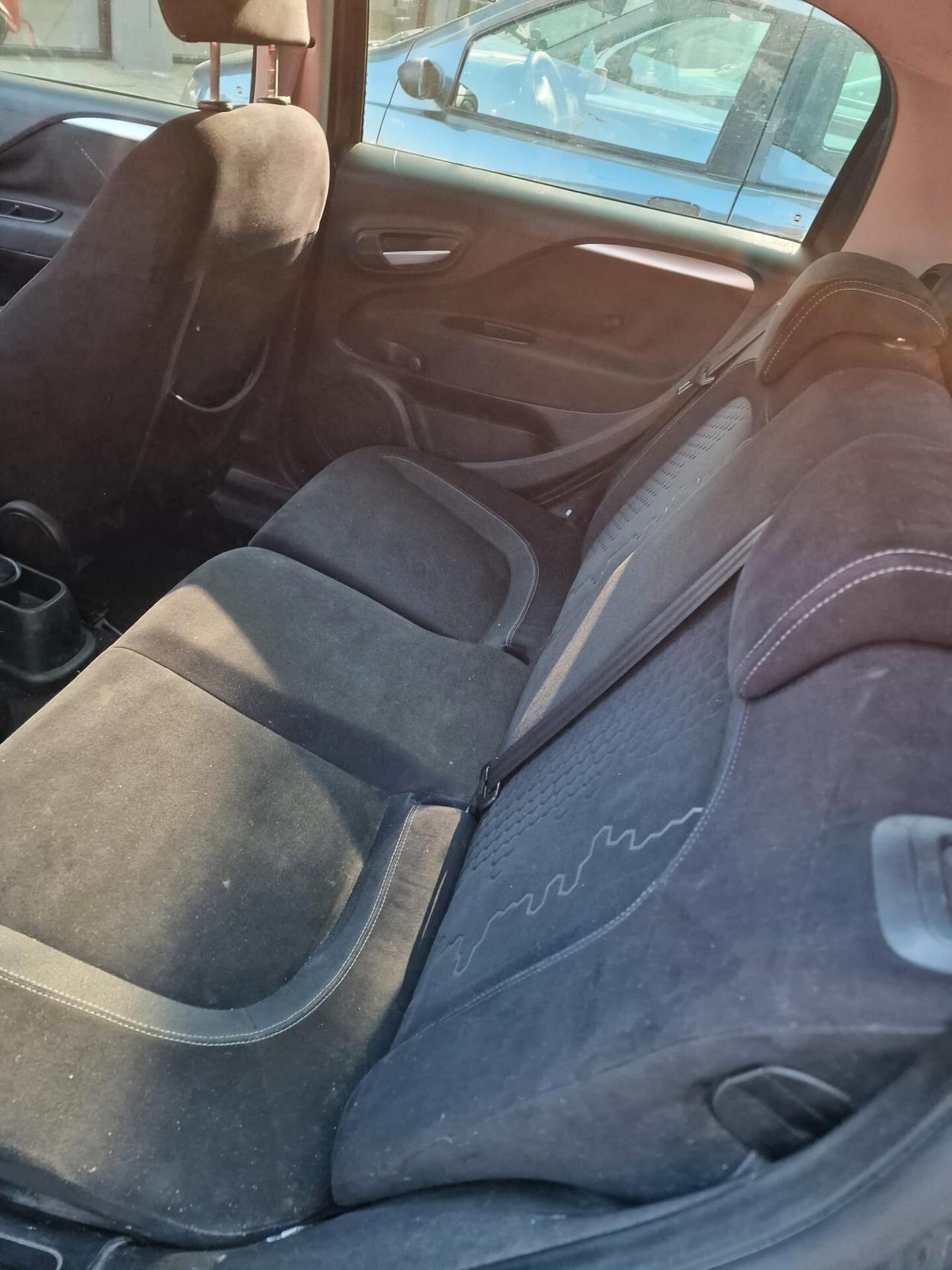 Fiat Punto 1.3 MJT II 75 CV 5 porte Lounge AUTO DESTINATA A COMMERCIANTI E OPERATORI DEL SETTORE