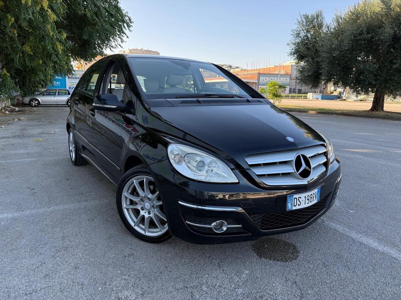 Mercedes-benz B 180 CDI Premium 109cv in perfette condizioni