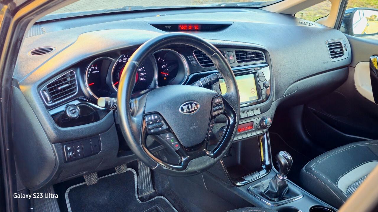 Kia Ceed full optional navi/ retrocamera Garanzia 12 mesi ok neopatentati