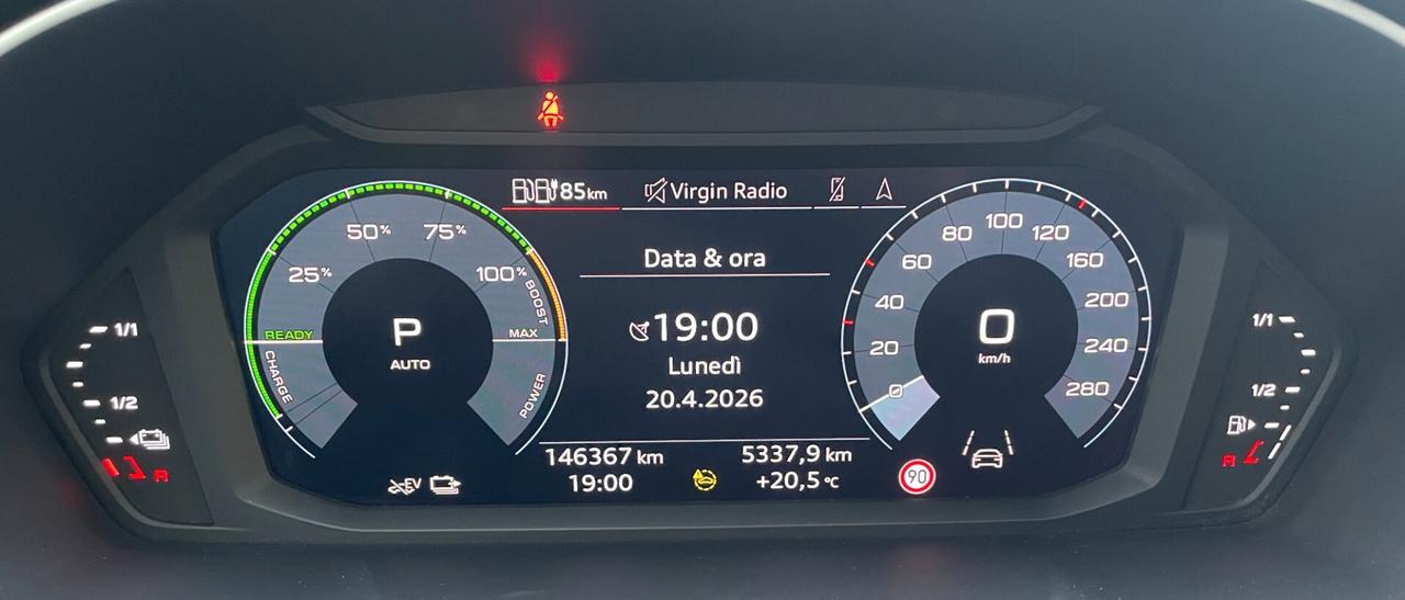 Audi Q3 45 TFSI e S tronic Business