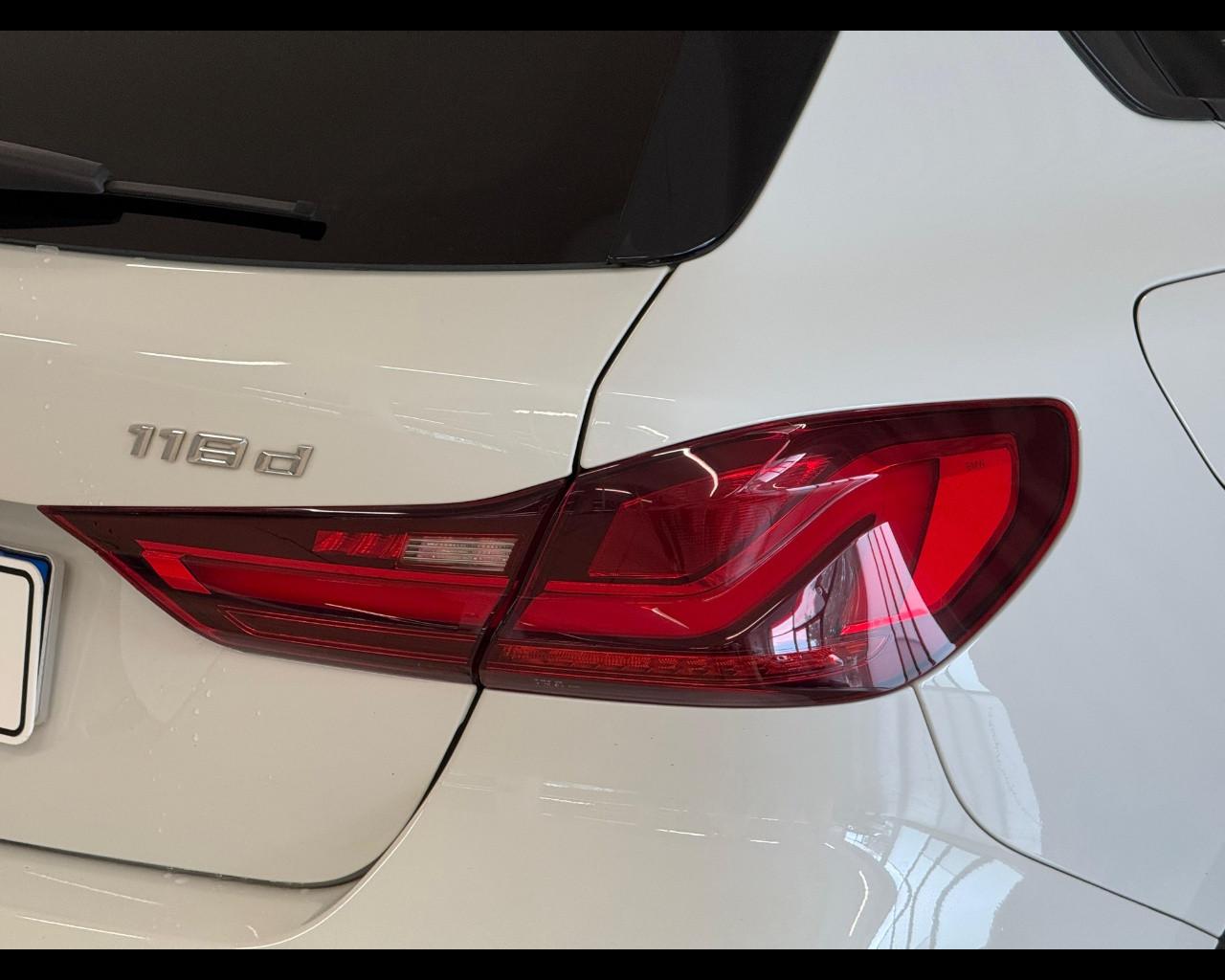 BMW Serie 1 (F40) - 118d 5p. Business Advantage