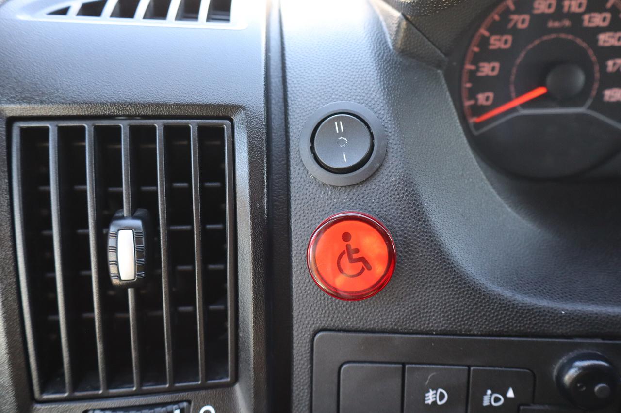 Peugeot Boxer 2.2 Bluehdi 140 Cv - Trasporto Disabili - Sollevatore Elettrico doppio braccio