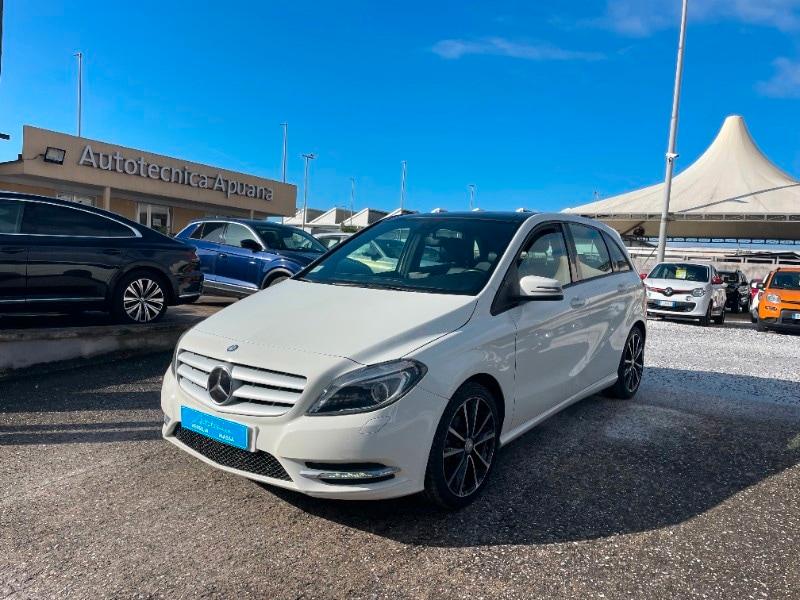 MERCEDES-BENZ B 180 d Premium