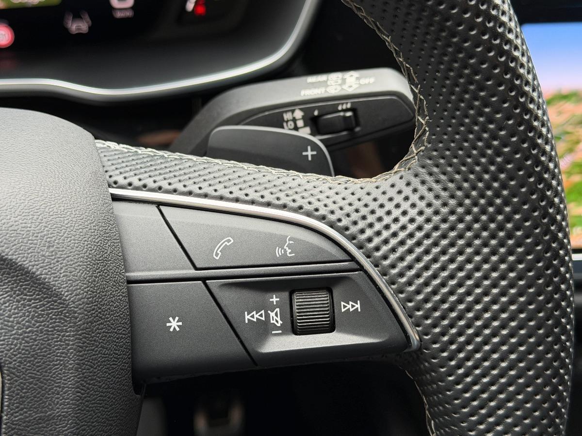 Audi Q3 Sportback 40TDI Quattro S-line Identity Black 200CV