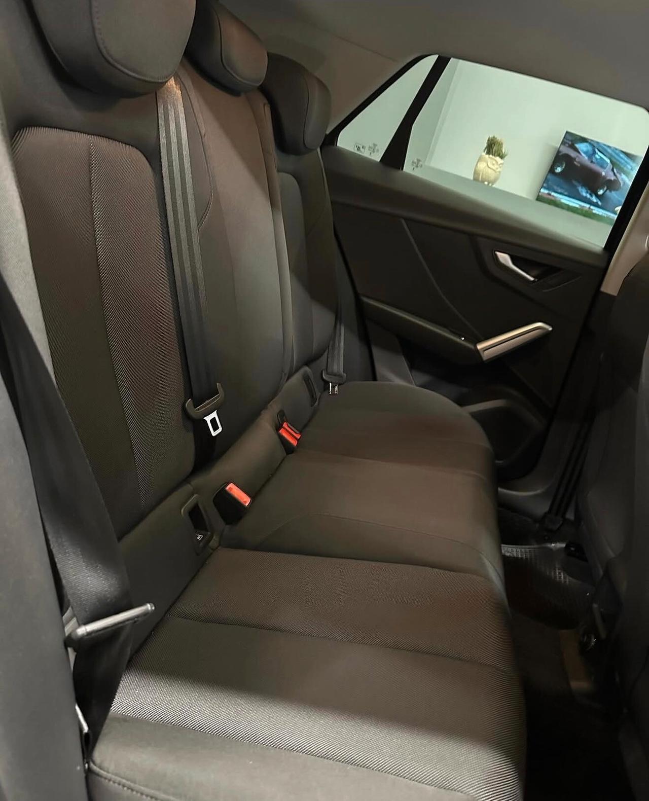 Audi Q2 30 TDI S tronic Identity Black