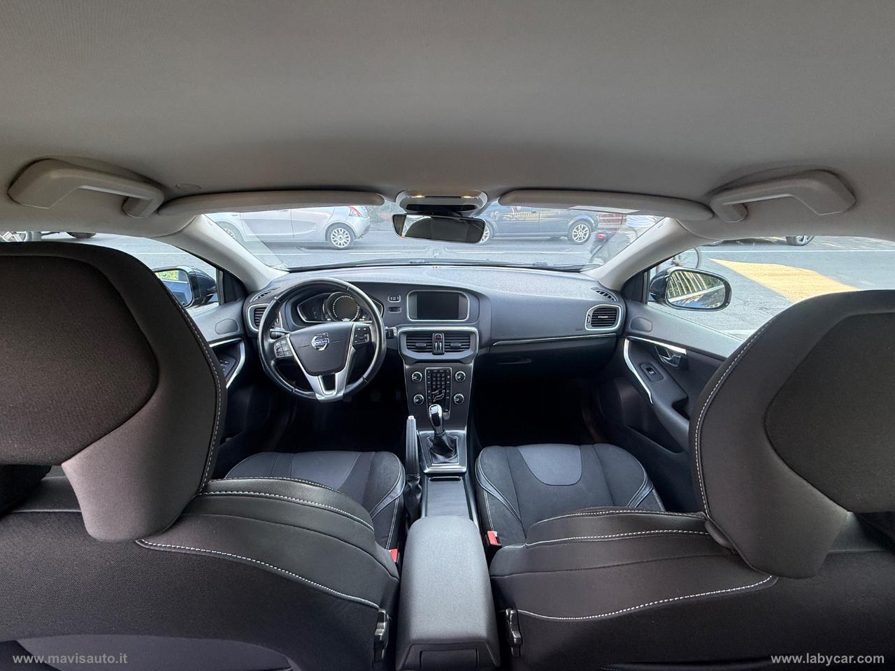 VOLVO V40 D2 1.6 Momentum