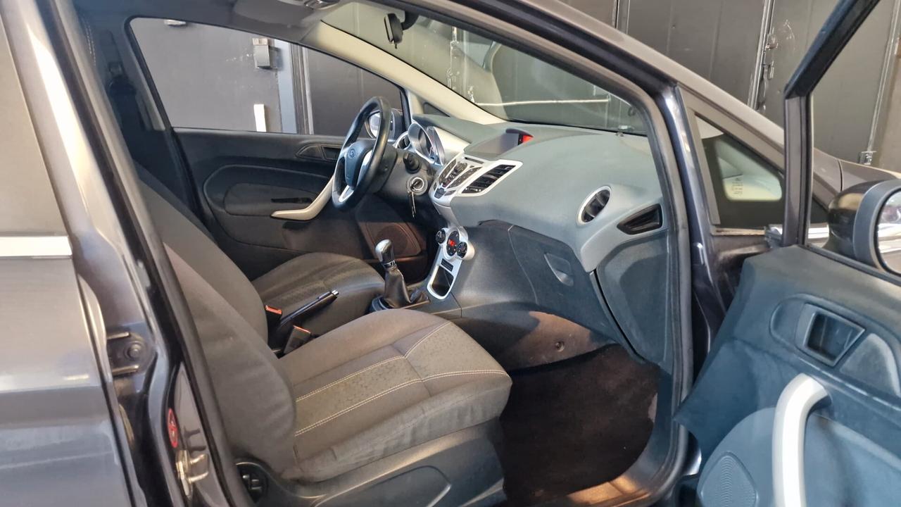 Ford Fiesta 1.4 5 porte Bz.- GPL Titanium