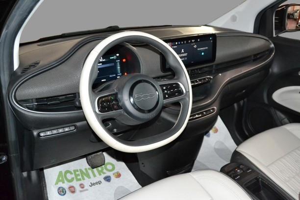 FIAT new 500e - LA PRIMA BY BOCELLI BERLINA 42 KWH
