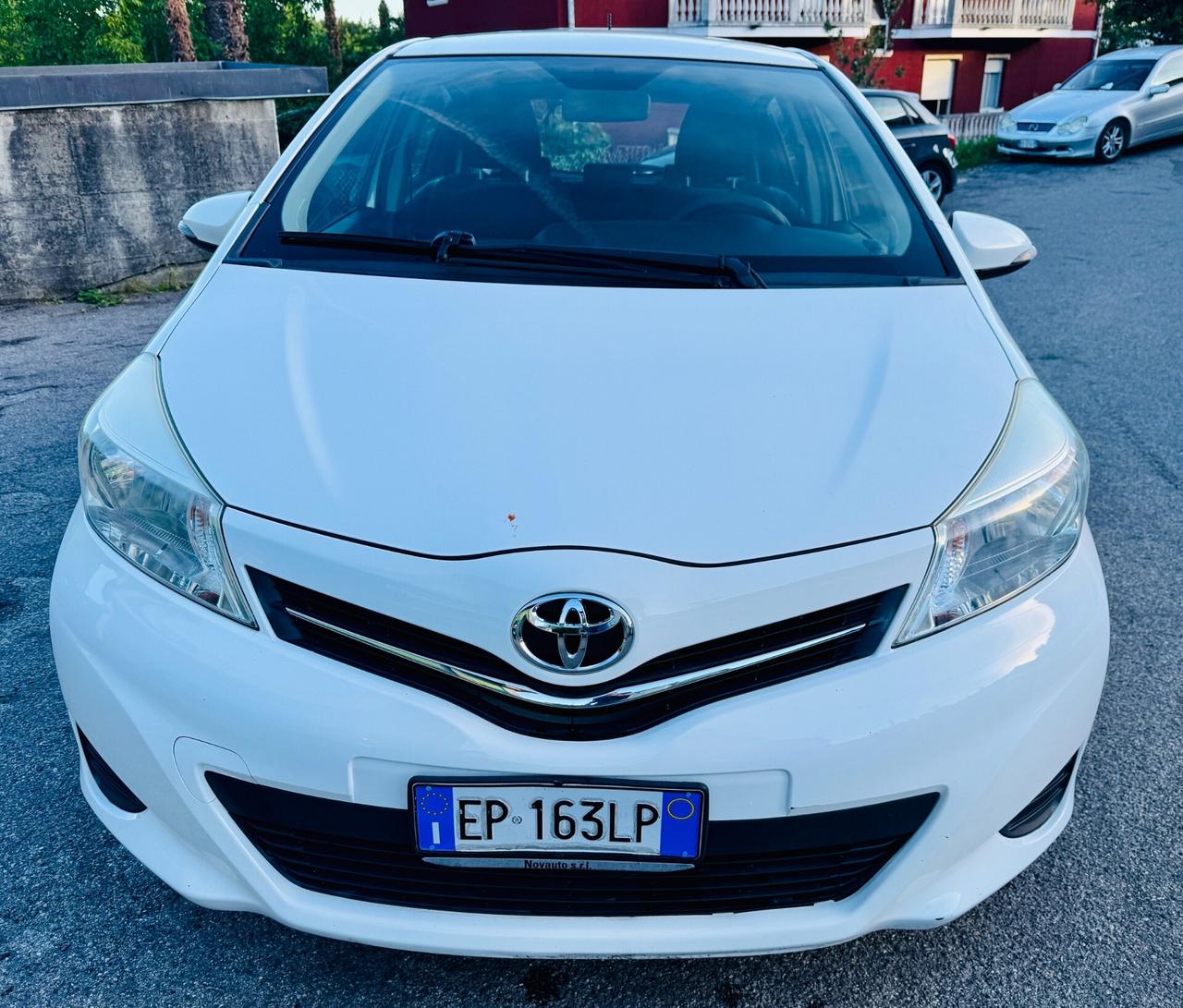 Toyota Yaris 1.0 5 porte Lounge OK NEOPATENTATI !!!