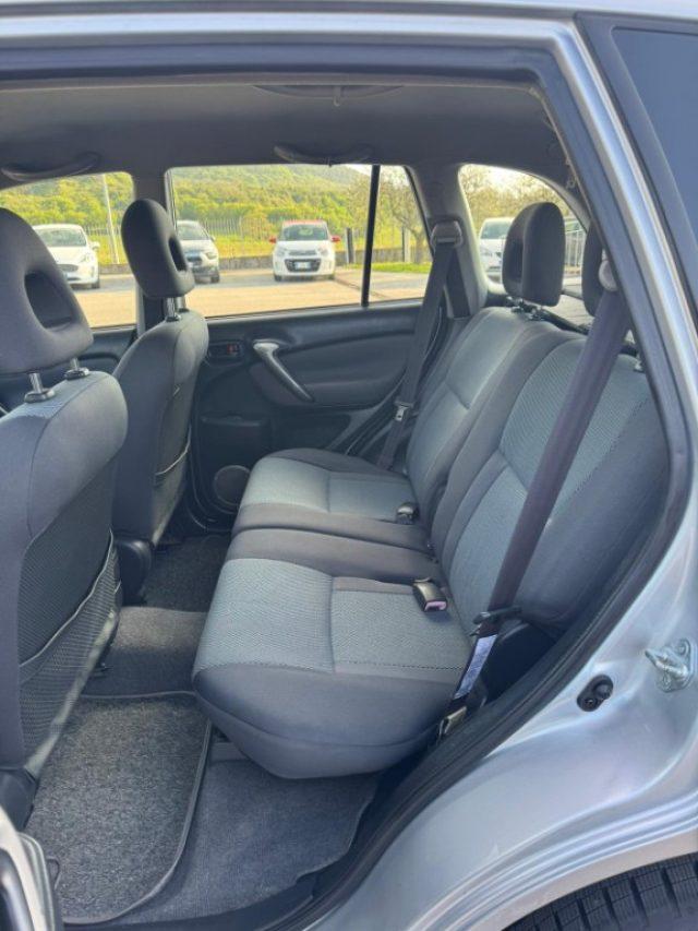 TOYOTA RAV 4 MY23 RAV4 2.0 Tdi D-4D cat 5 porte Sol