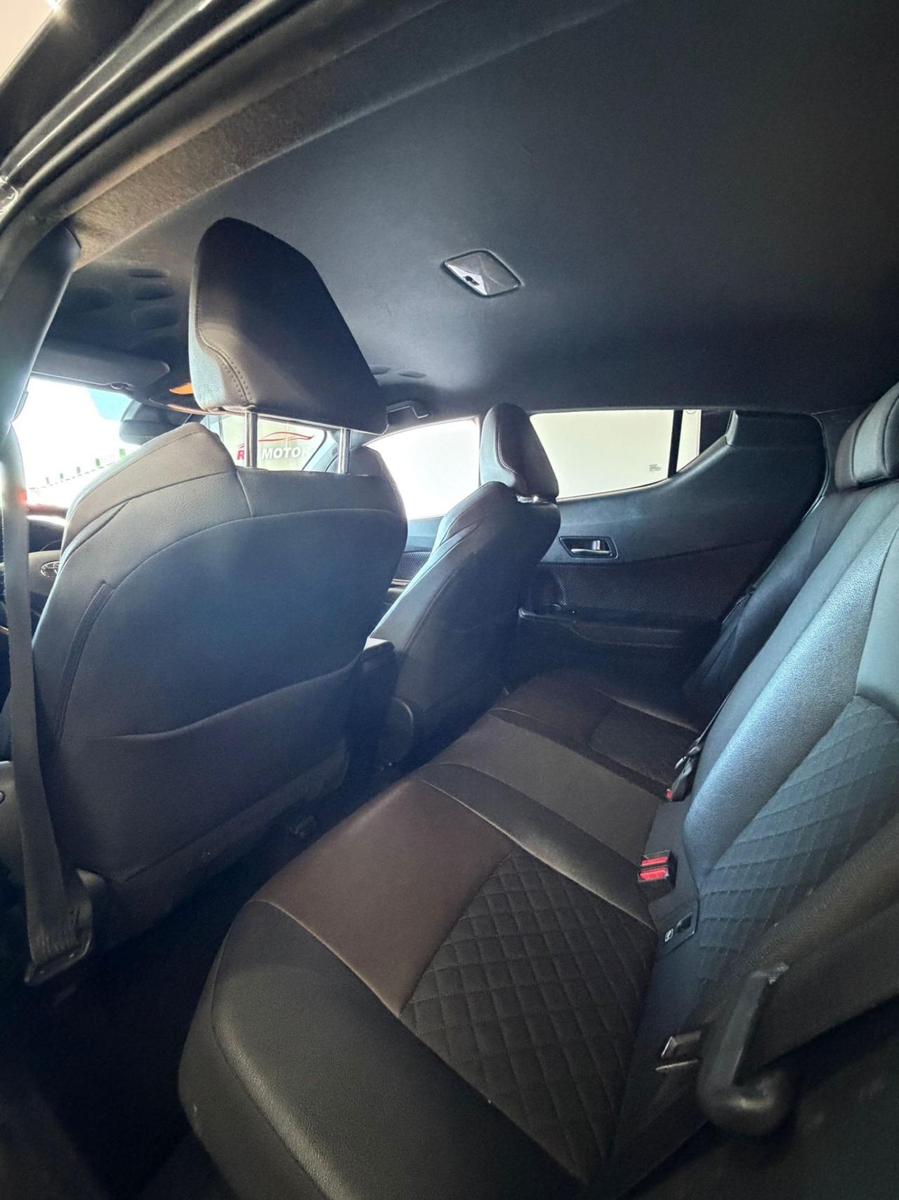 Toyota C-HR 1.8 Hybrid E-CVT Lounge