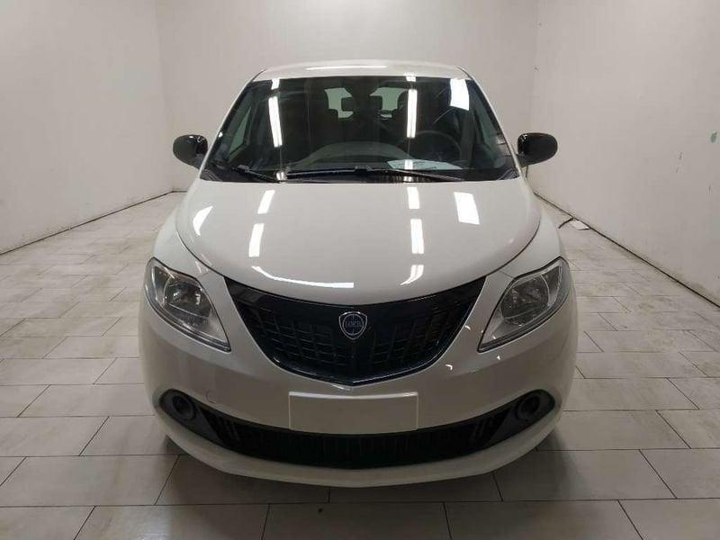 Lancia Ypsilon 1.0 firefly hybrid Silver Plus s&s 70cv