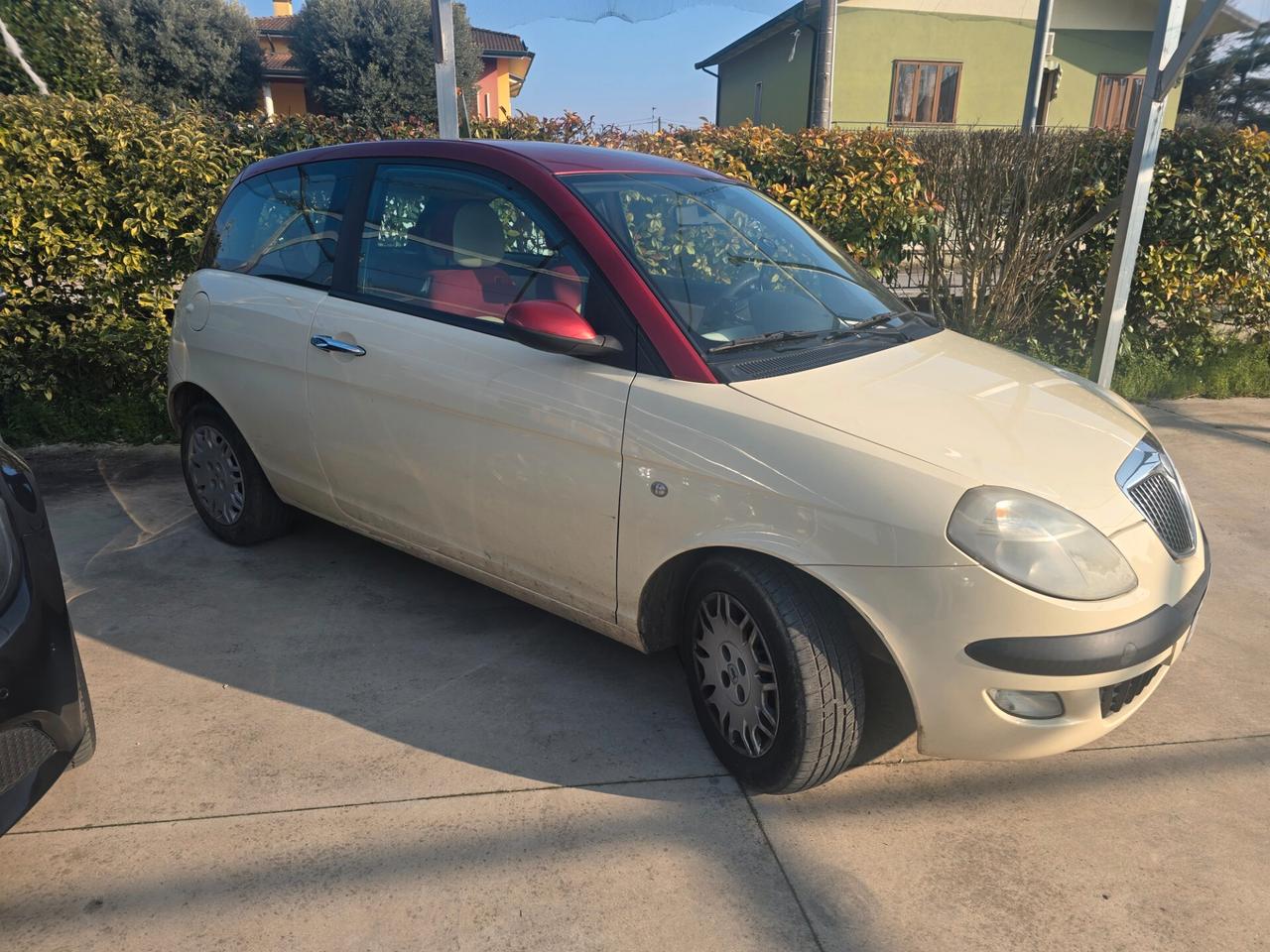 Lancia Ypsilon 1.2 16V Platino