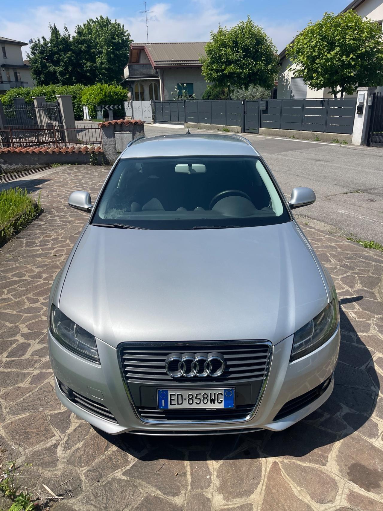 Audi A3 1.6 TDI 105 CV CR Attraction