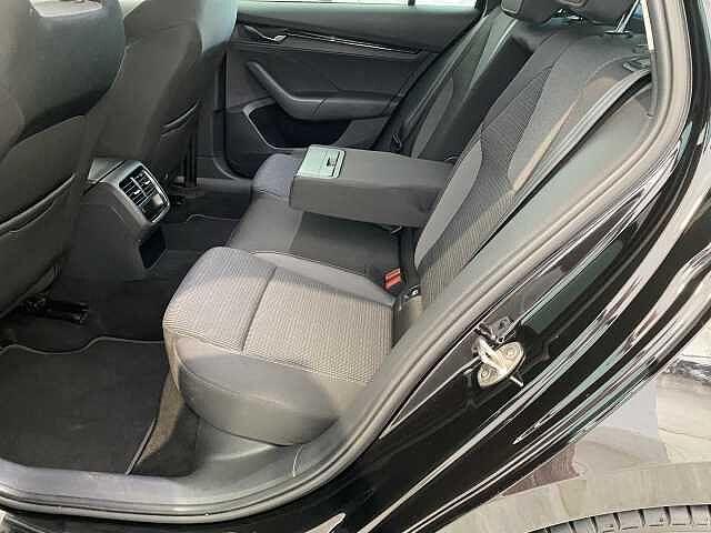 SKODA Octavia 2.0 TDI EVO SCR 150 CV DSG Wagon Executive