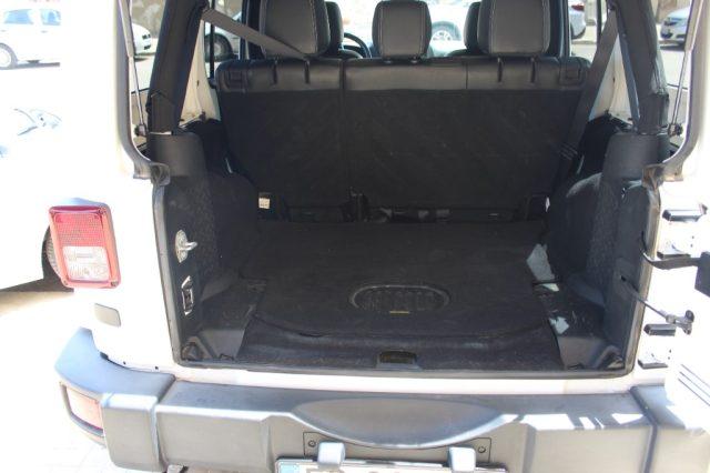 JEEP Wrangler Unlimited 2.8 CRD DPF Sahara Auto