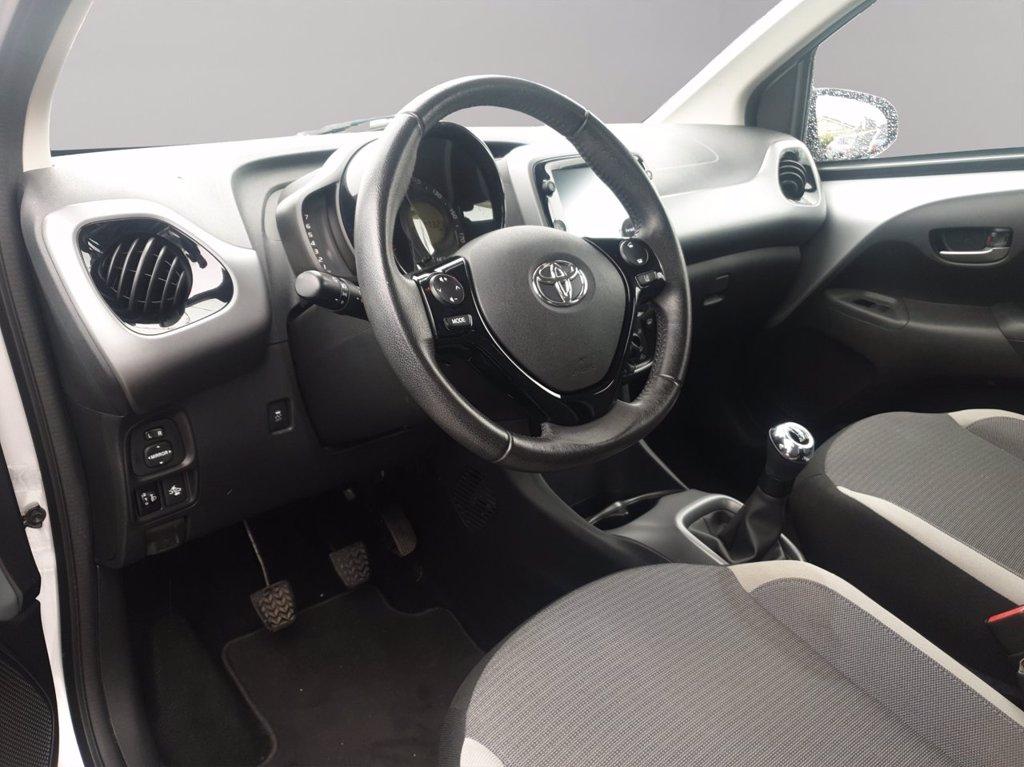 TOYOTA Aygo 5p 1.0 x-play 72cv del 2021