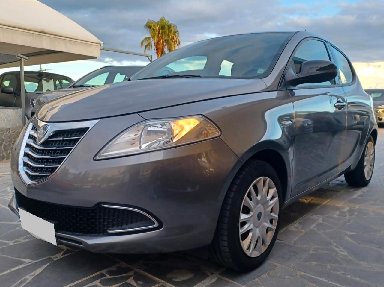 Lancia Ypsilon 1.2 69 CV 5 porte S&S Platinum