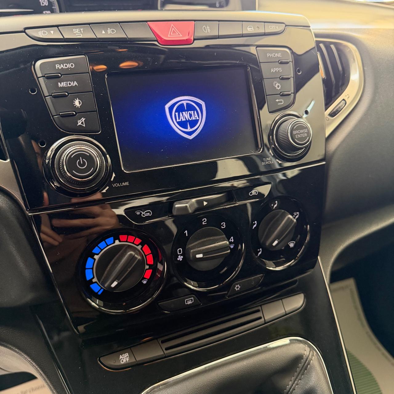 Lancia Ypsilon 1.2 69 CV 5 porte Gold
