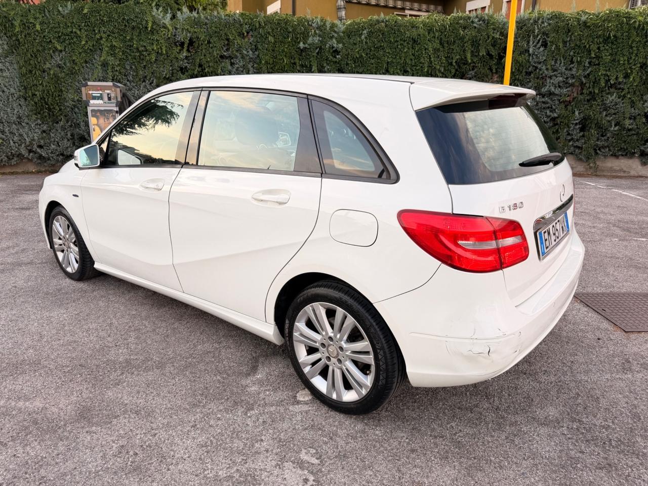 Mercedes B 180 BENZINA NEOPATENTATI GARANZIA 12/24M