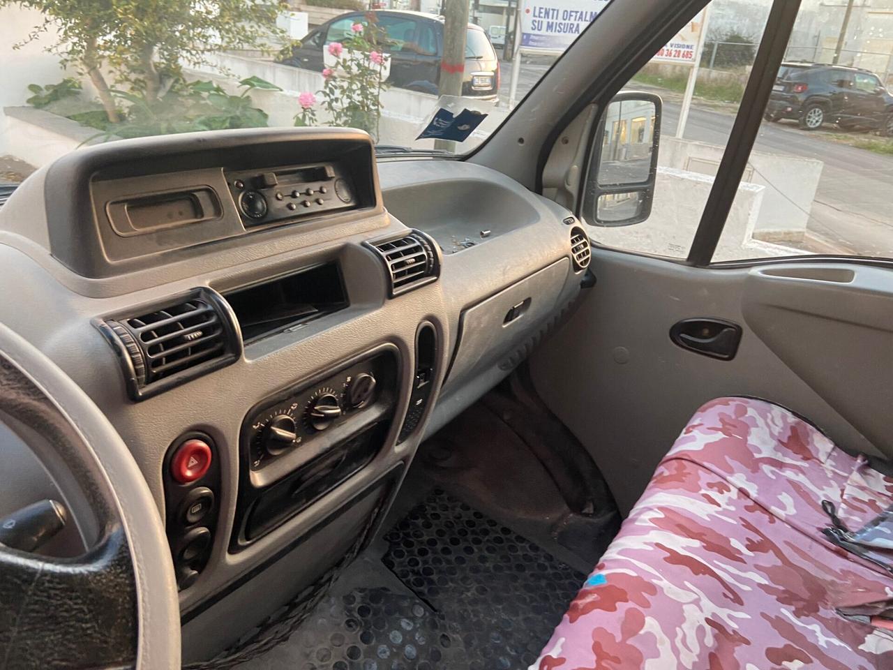 Nissan Interstar