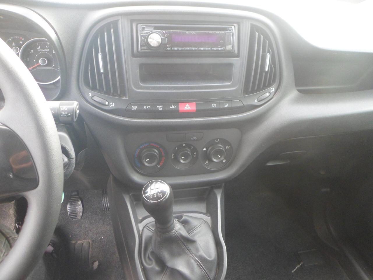 Fiat Doblo 5 posti autocarro
