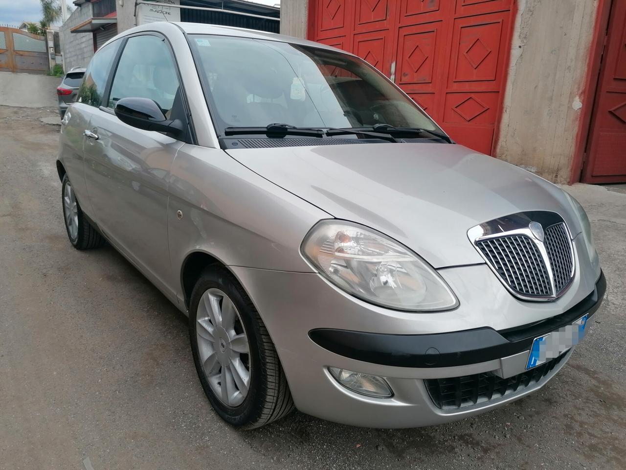 Lancia Ypsilon 1.2 16V Argento