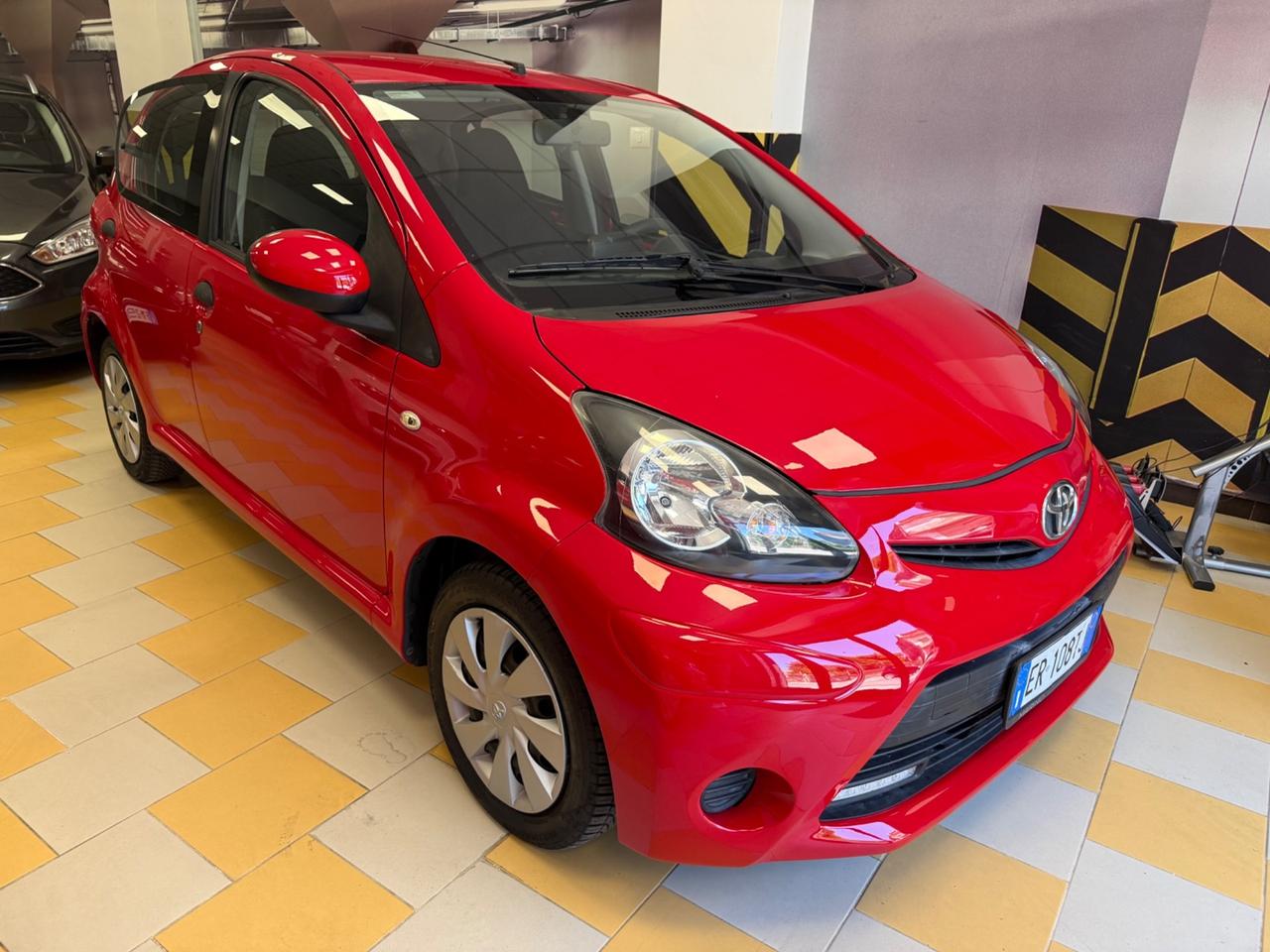 Toyota Aygo 1.0 12V VVT-i 5 porte Lounge Connect