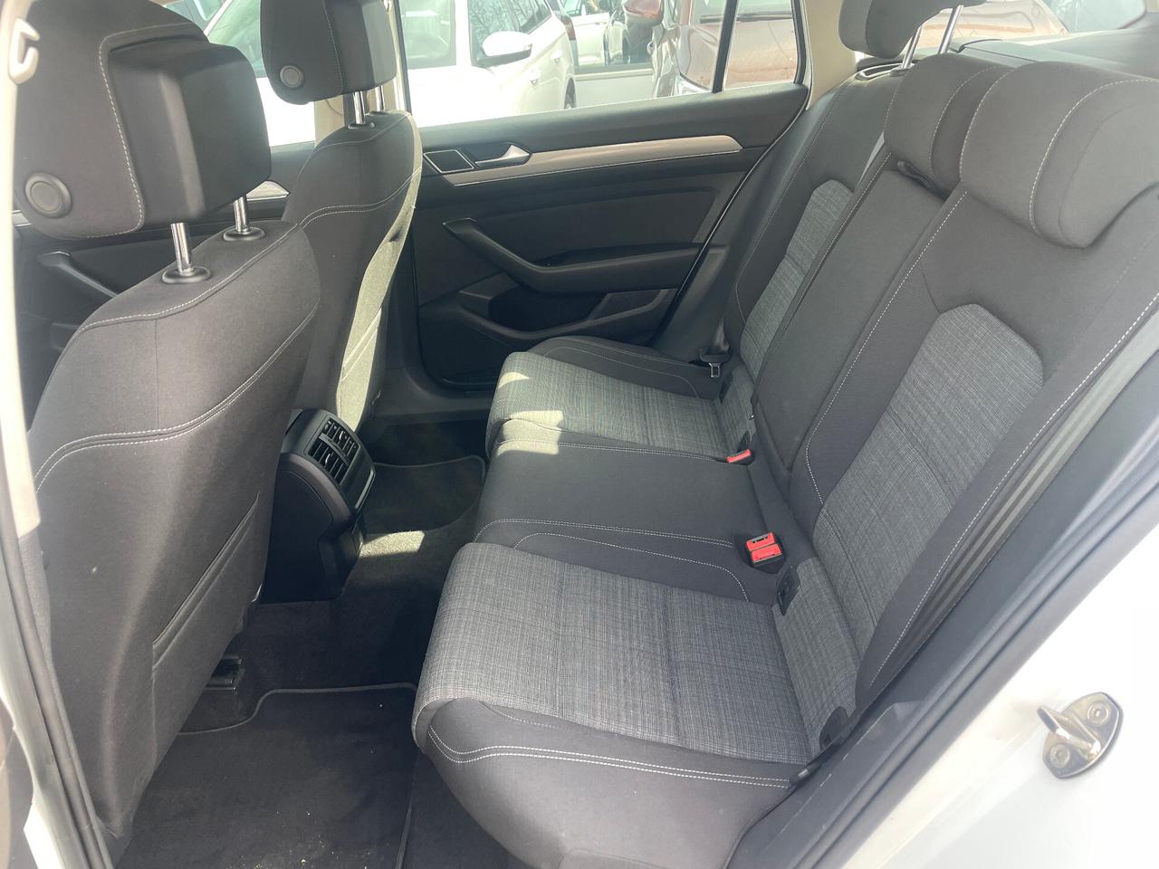 Volkswagen Passat 2.0 TDI 150 CV SCR DSG Business