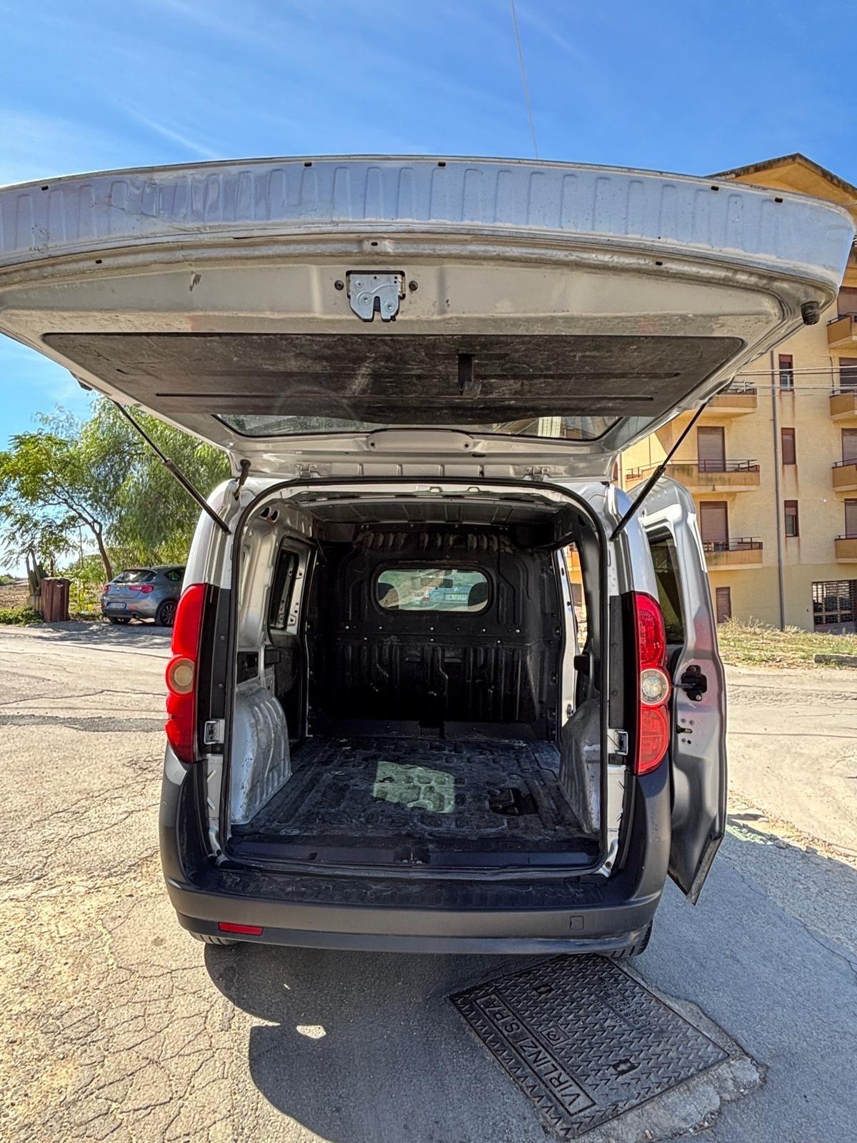 FIAT DOBLO' 2.0 MJT 136 CV DOPPIA PORTA LATERALE