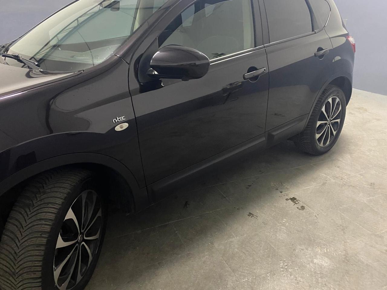 Nissan Qashqai 1.5 /tetto panorama/navi/telecamera360