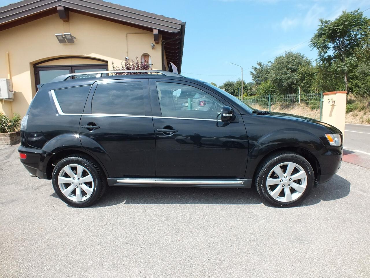 MITSUBISCHI OUTLANDER 155 CV 4X4-AUTOM. 7-POSTI UNIPROPRIETARIO!