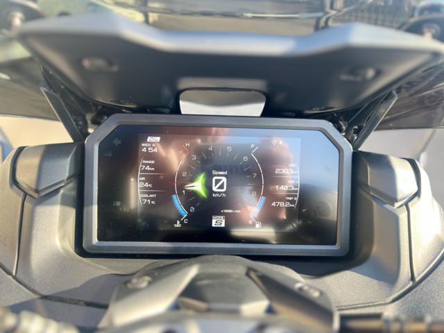 YAMAHA T-Max 560 sport con soli Mila km 0 SINISTRI