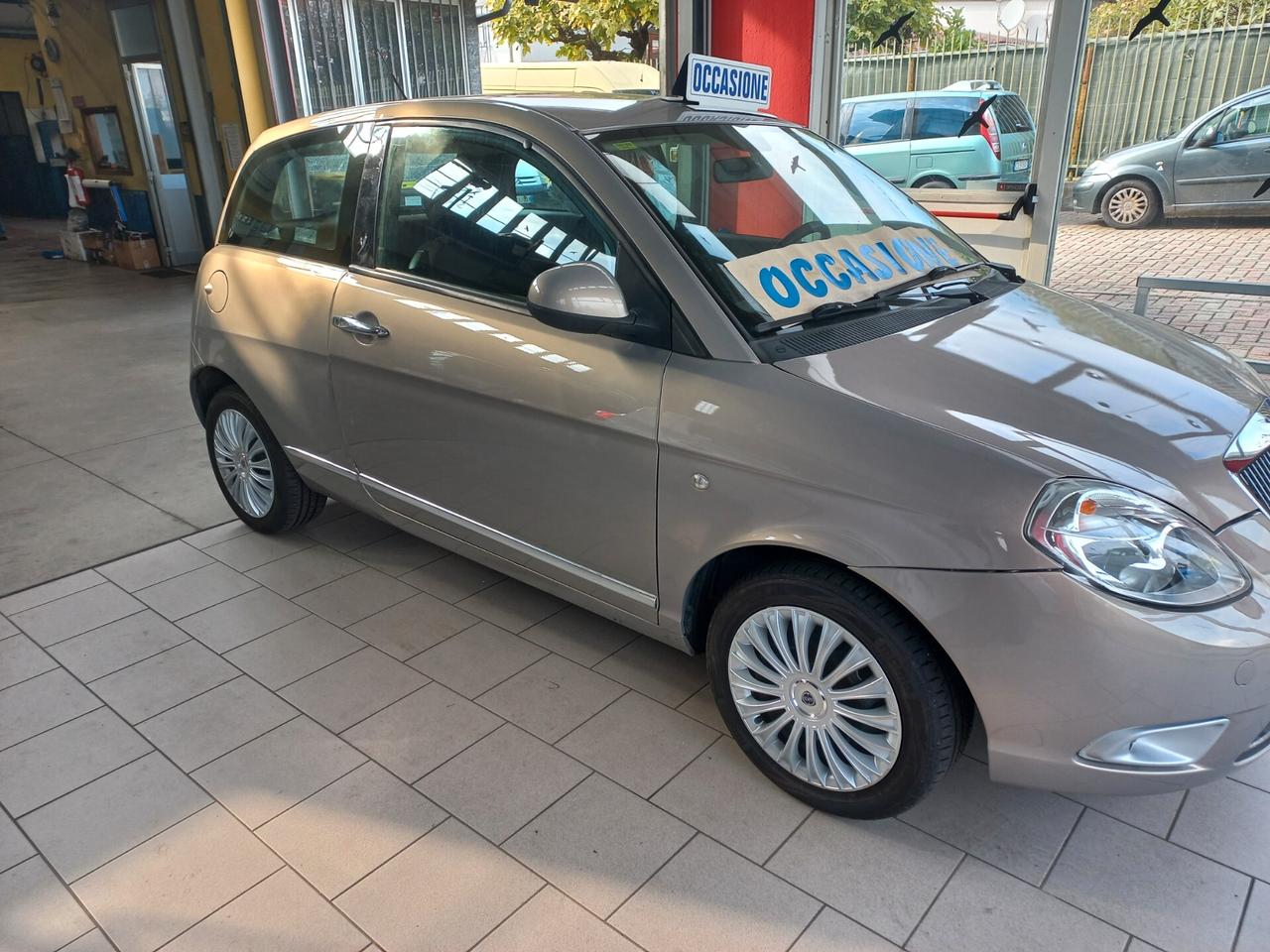 Lancia Ypsilon 1.2 69 CV EURO 5