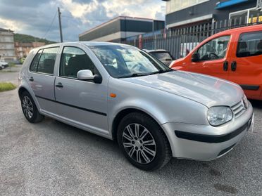 Volkswagen Golf 1.6 cat 5 porte benzina GPL
