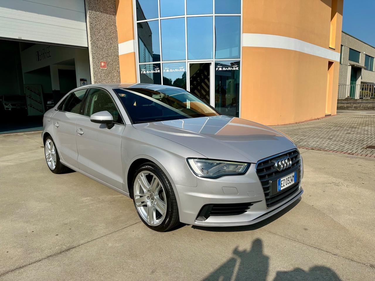 Audi A3 Sedan 1.6 TDI clean diesel S tronic Attraction