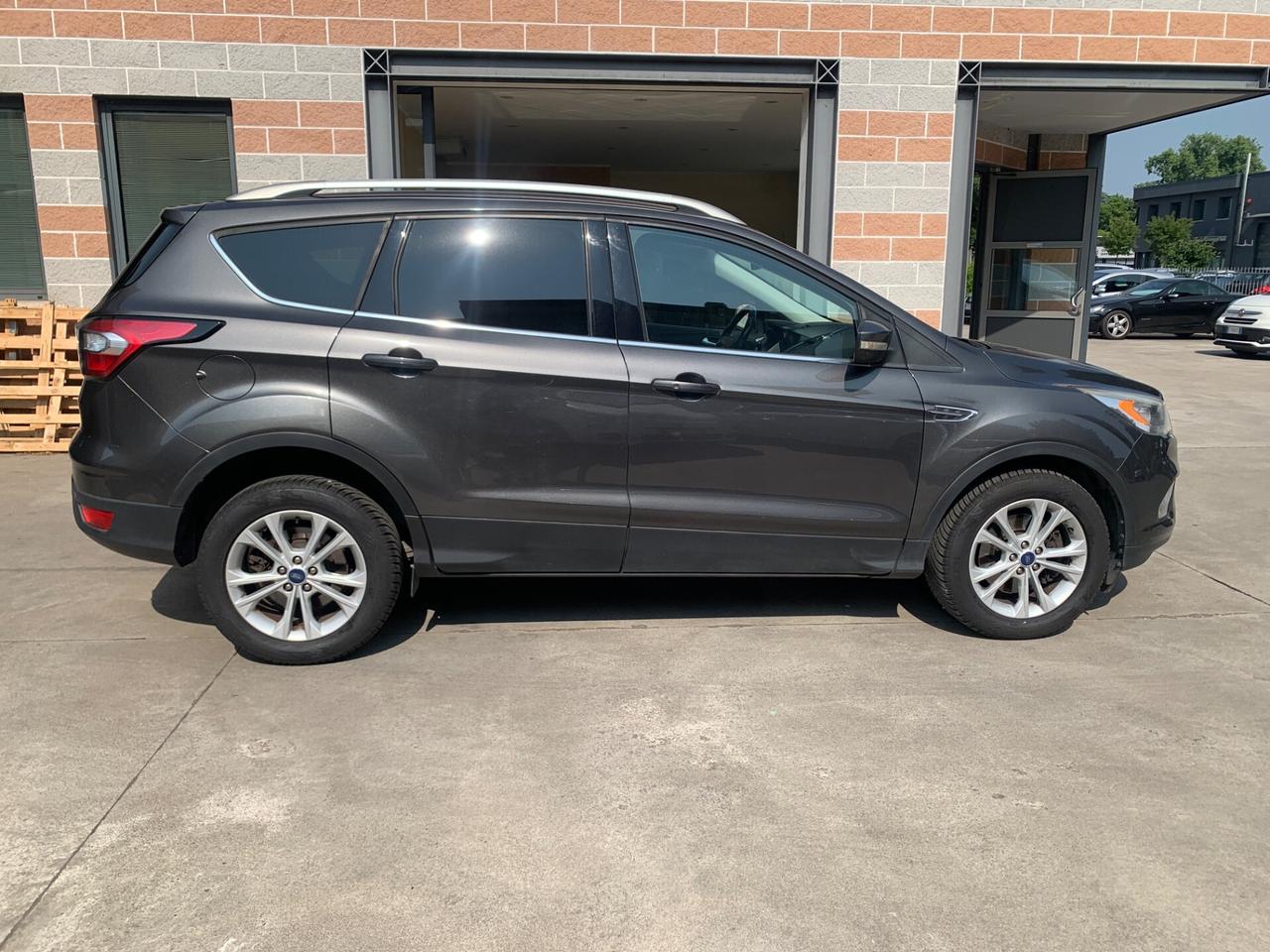 Ford Kuga 1.5 TDCI Powershift