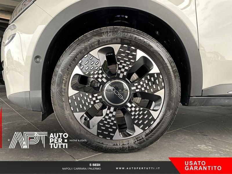 FIAT 600 600 1.2 hybrid La Prima 110cv auto