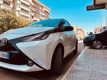 Toyota Aygo 5 porte CAMBIO AUTOMATICO