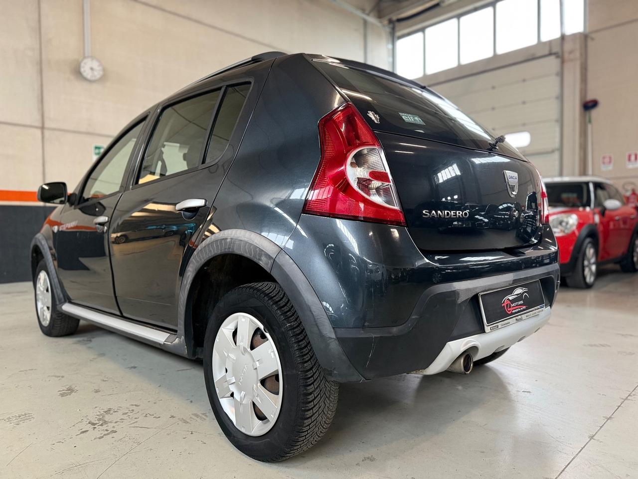 Dacia Sandero Stepway 1.6 8V GPL 85CV NEOPATENTATI