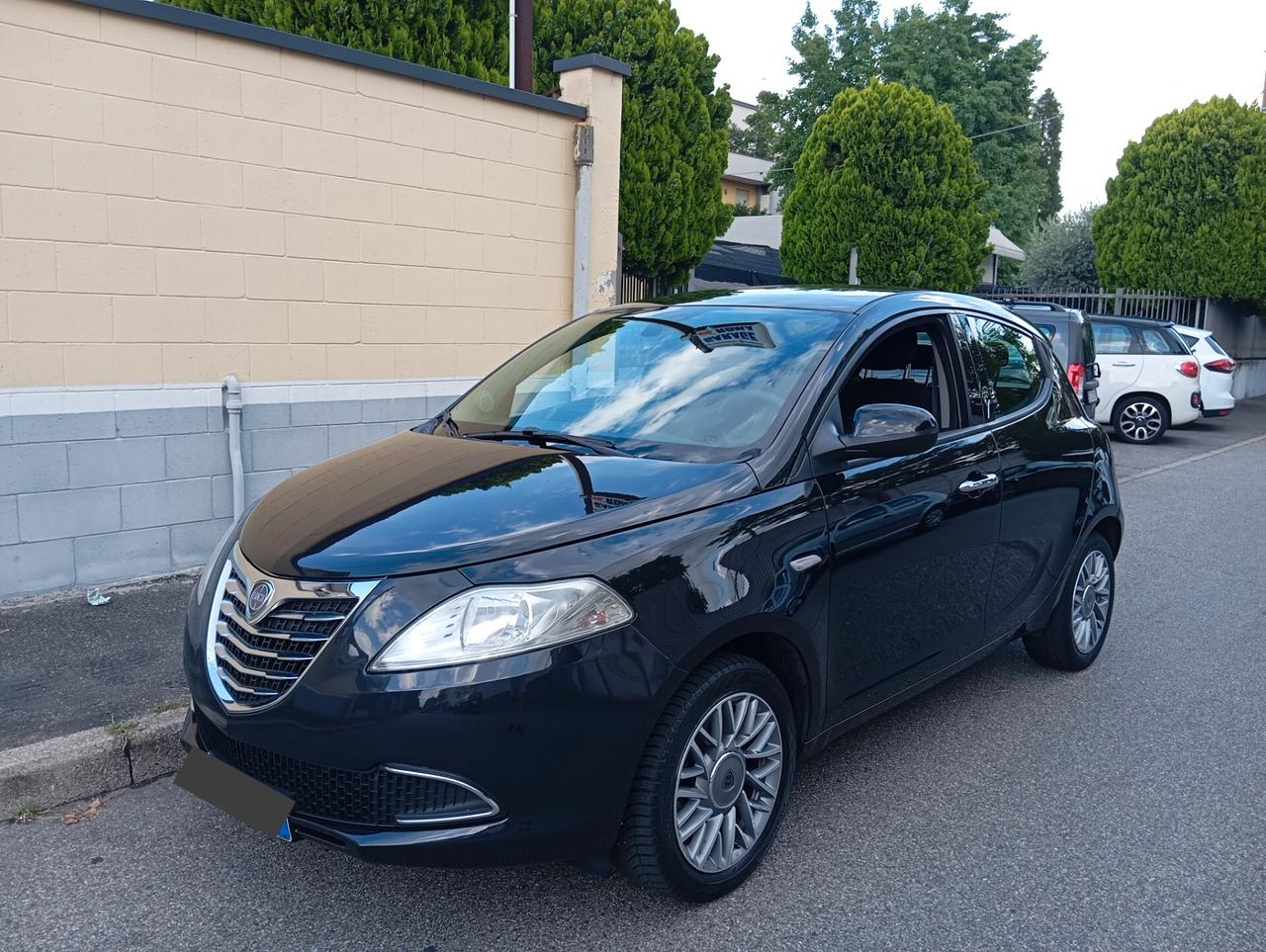 Lancia Ypsilon 1.2 69 CV 5 porte S&S Gold