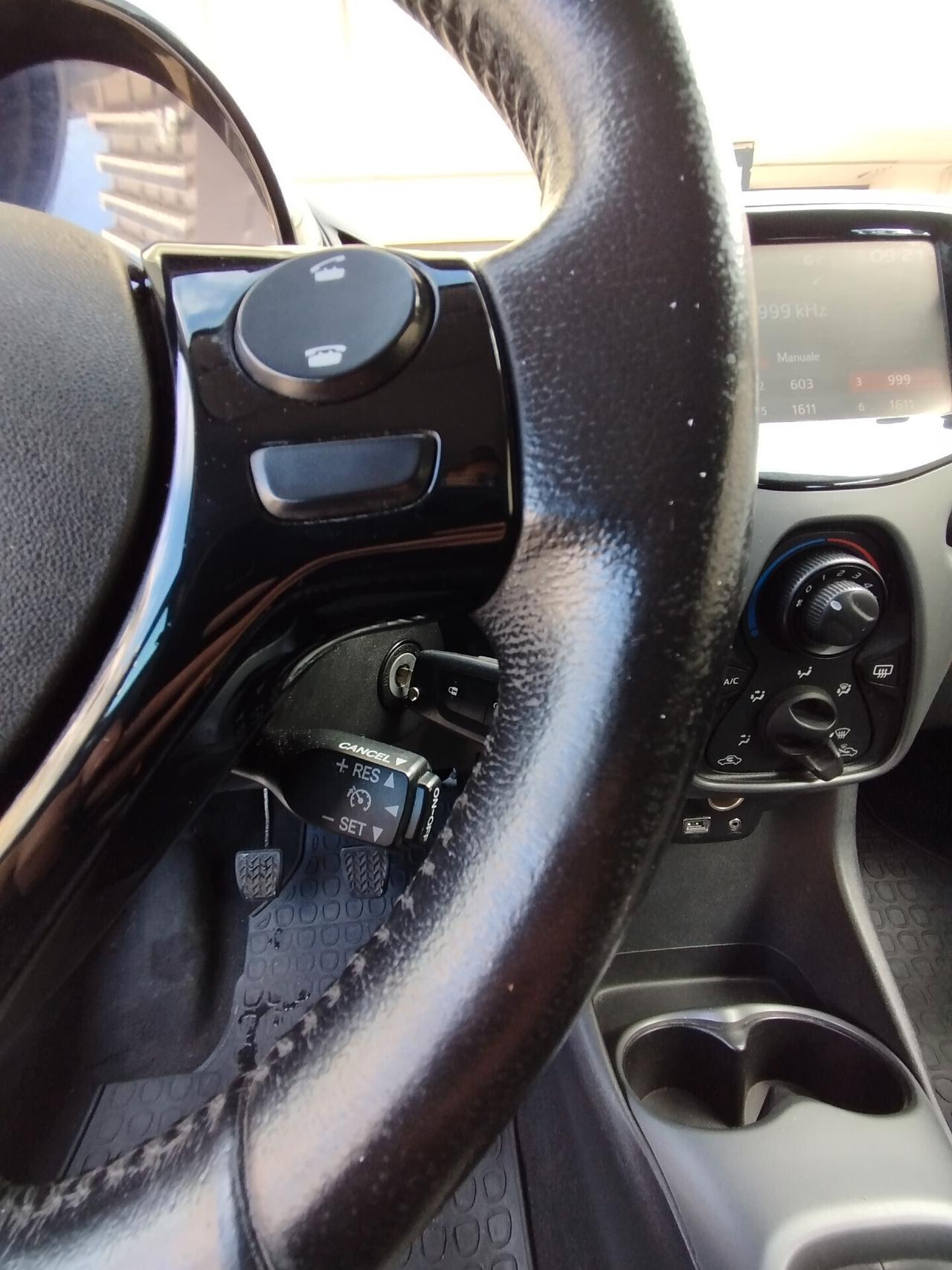 Toyota Aygo 1.0 VVT-i 72 CV 5 porte x-business