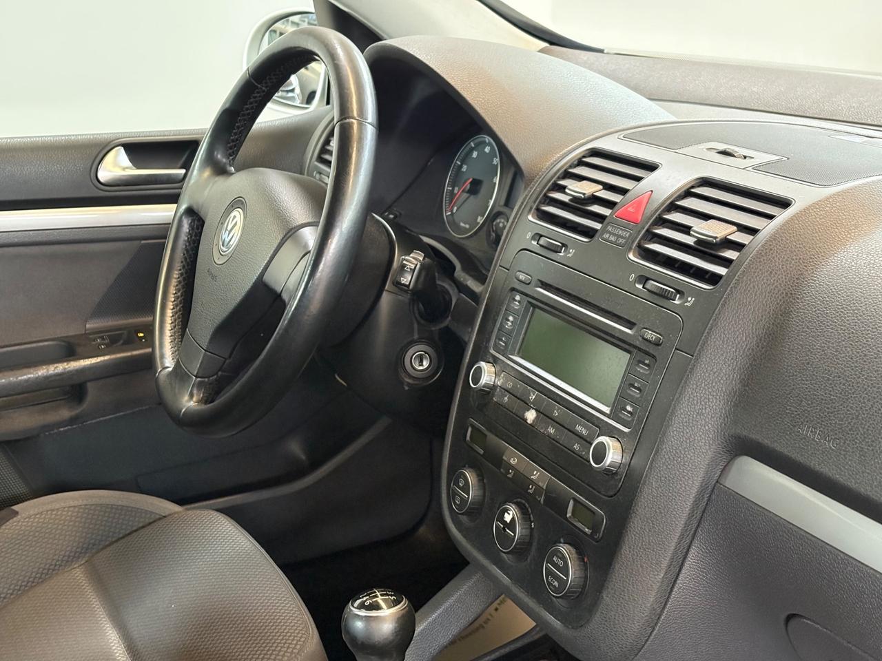 Volkswagen Golf 1.6 16V FSI 5p. Sportline