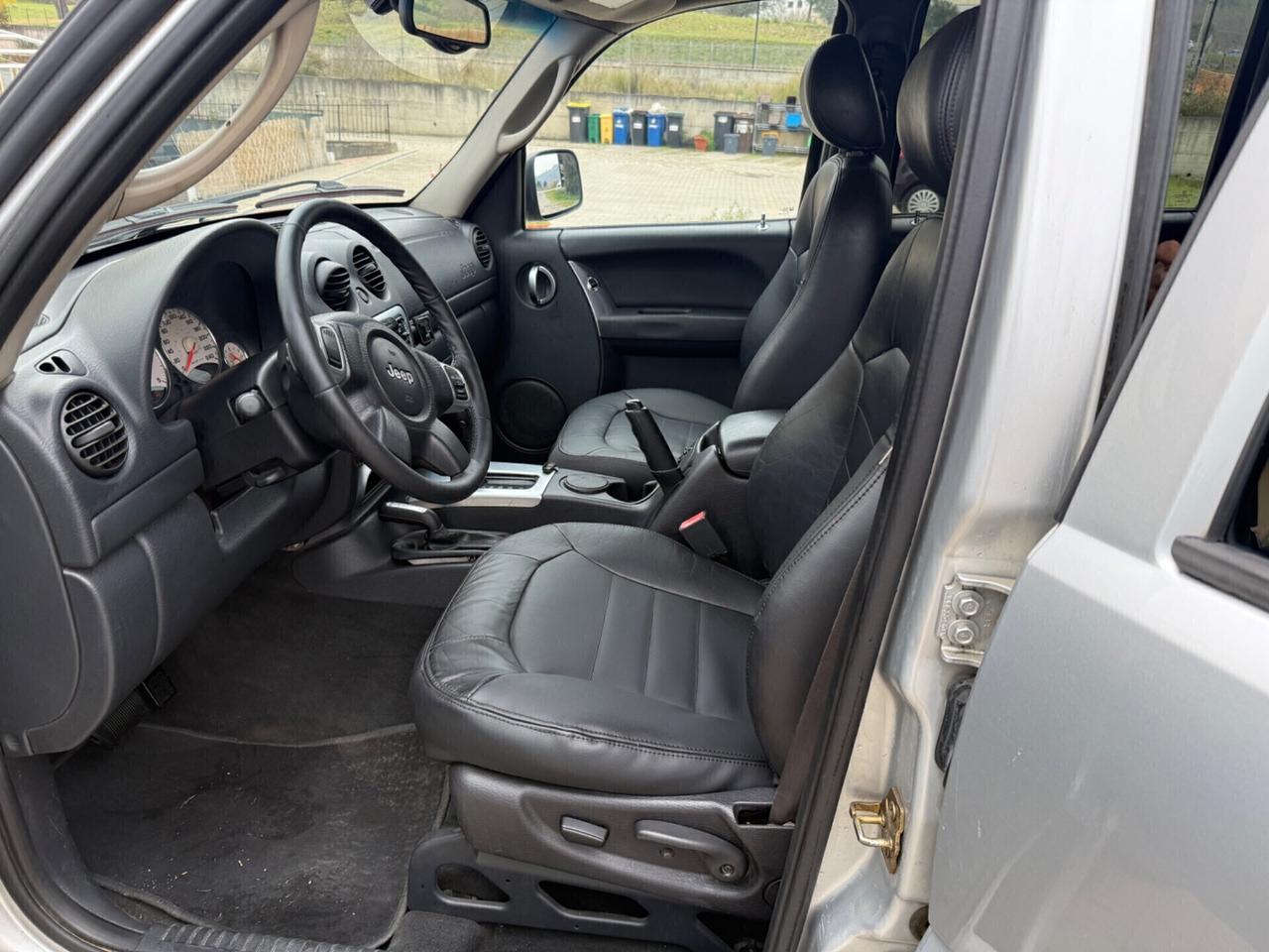 Jeep Cherokee 2.8 CRD Limited gancio traino