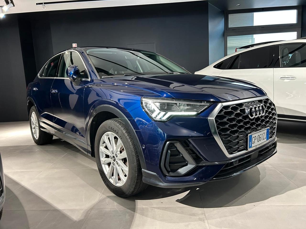 Audi Q3 45 TFSI e S tronic Business