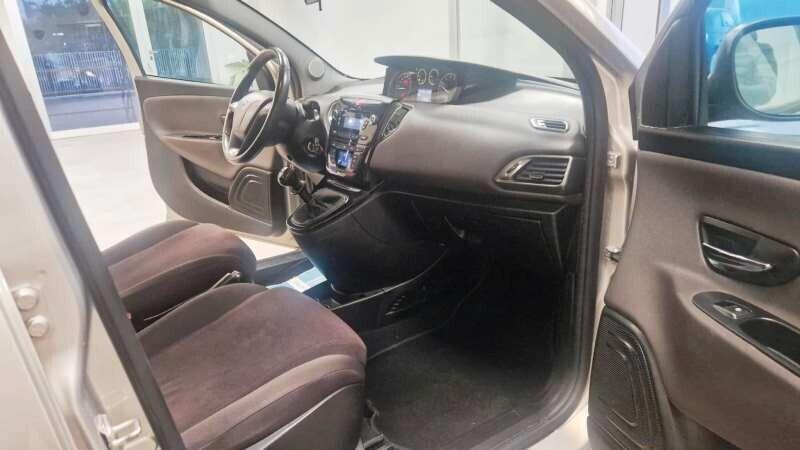 Lancia Ypsilon 1.2 69 CV S&S Gold