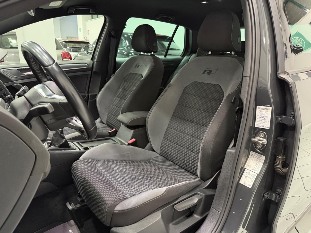 Volkswagen Golf 1.0cc 115cv R-Line