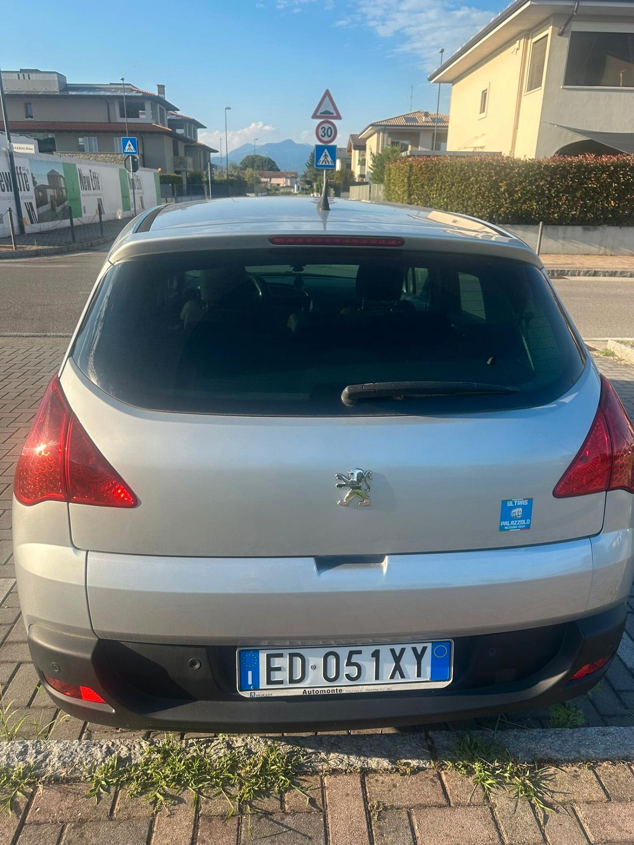 Peugeot 3008 1.6 HDi 110CV cambio robotizzato Premium