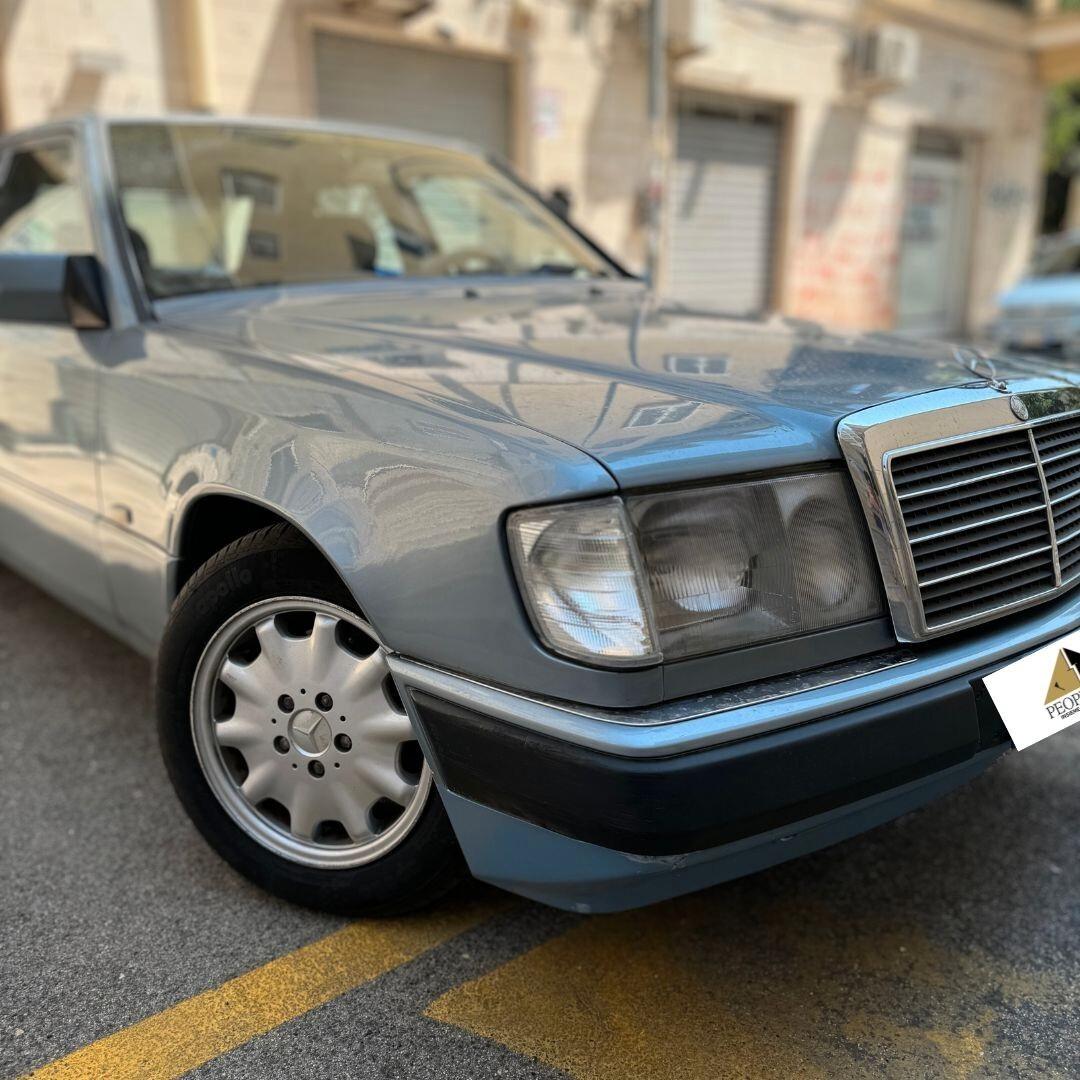 Mercedes 200 D 5 **CON CERTIFICATO STORICO**