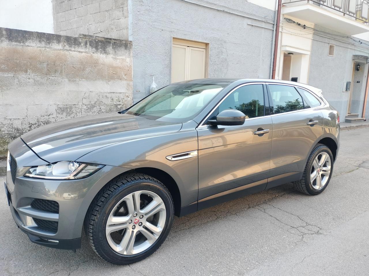 Jaguar F-Pace 2.0 D 180 CV AWD aut. Prestige